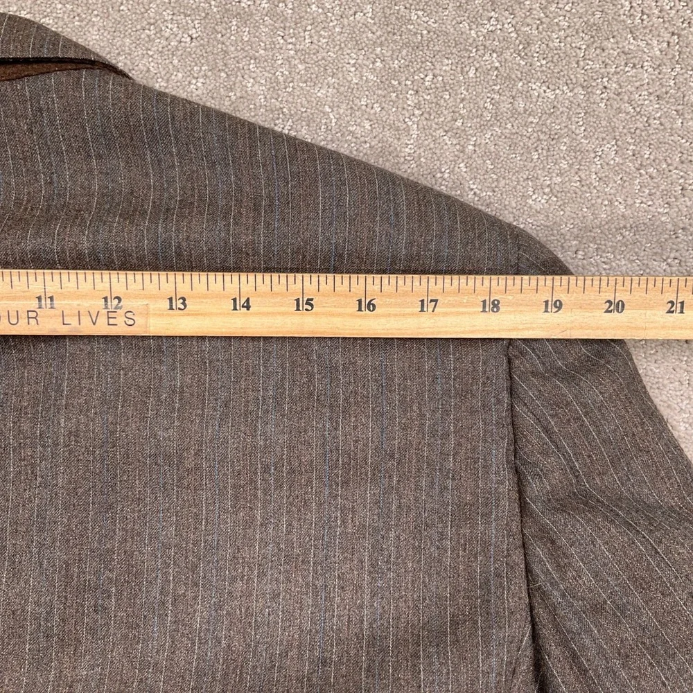 Hart Schaffner Marx Suit Mens 44R 36W Brown Geigers‎ Pinstripe Wool